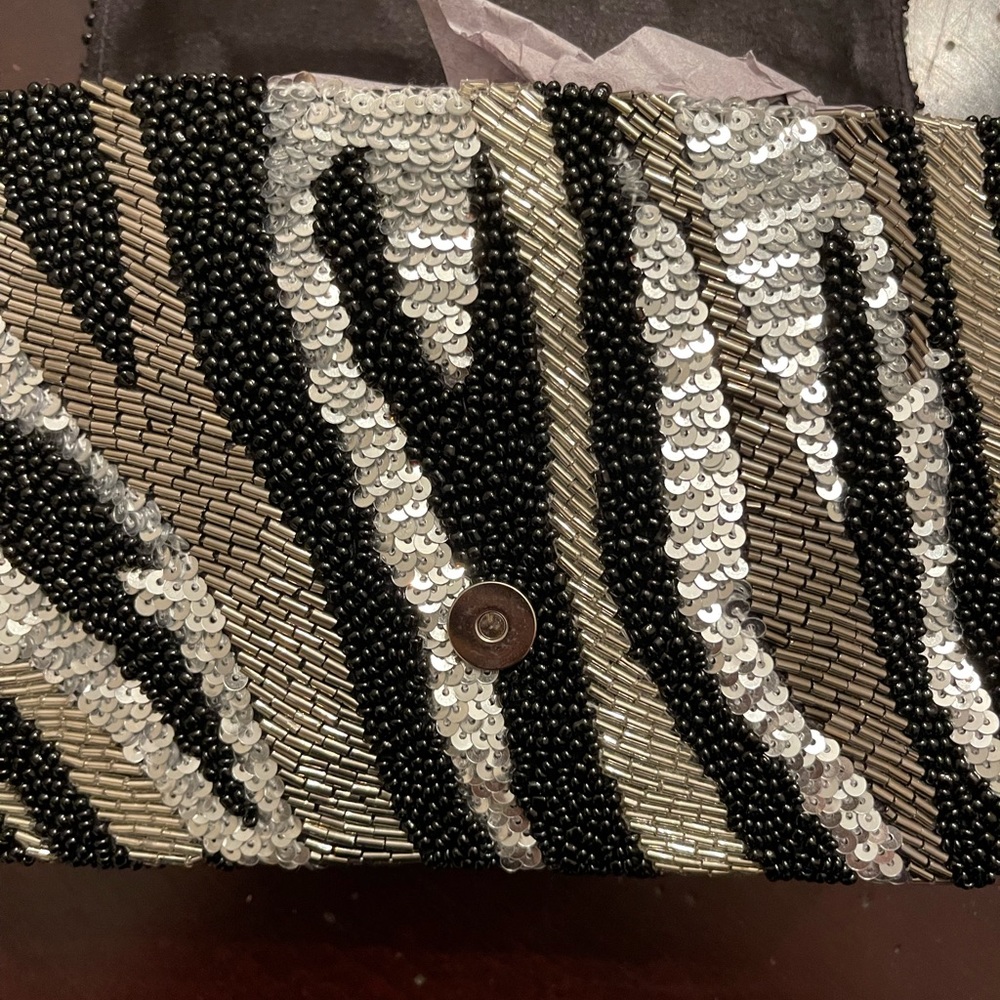 NWT Tiana NY Hand Beaded/Sequin Black Grey Silver Crossbody Bag - Picture 8 of 9